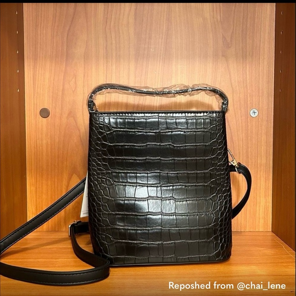 NWT AOTA Elena Bag Black (Vagan) Crossbody/Handbag
